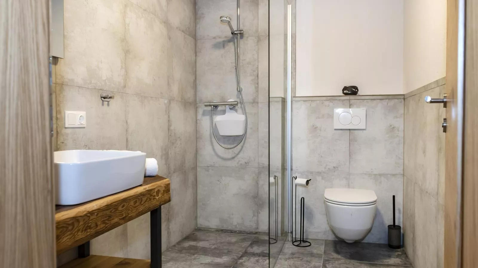 Tirolee Marchegg EG-Bathroom