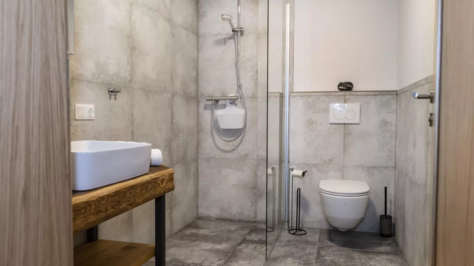 Tirolee Marchegg EG-Bathroom