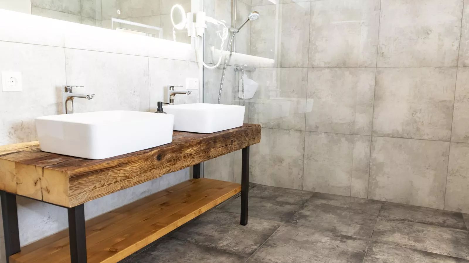 Tirolee Marchegg EG Top 2-Bathroom