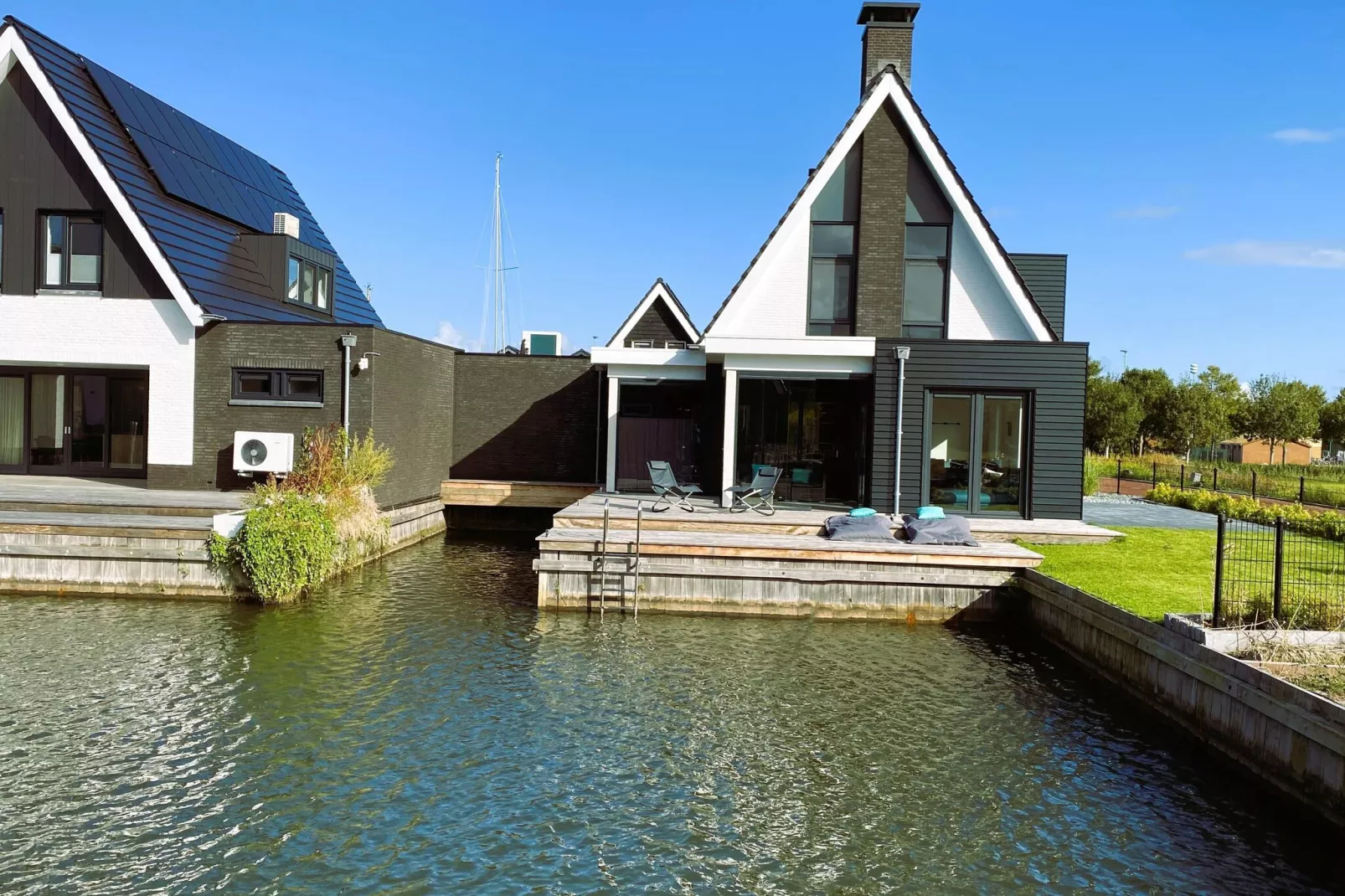 Luxe villa aan het water-Extérieur été