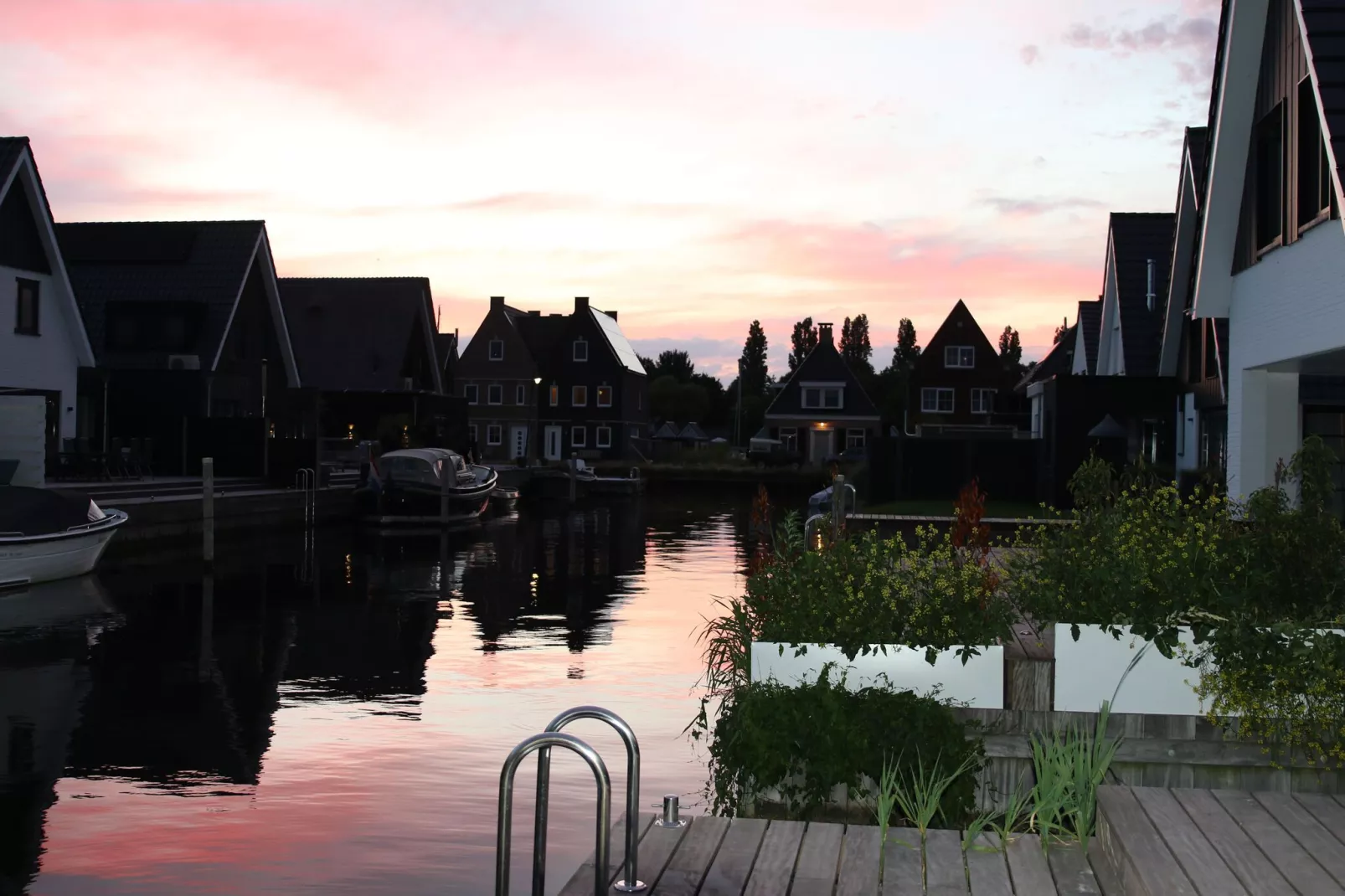 Luxe villa aan het water-Zones d'été à 1 km