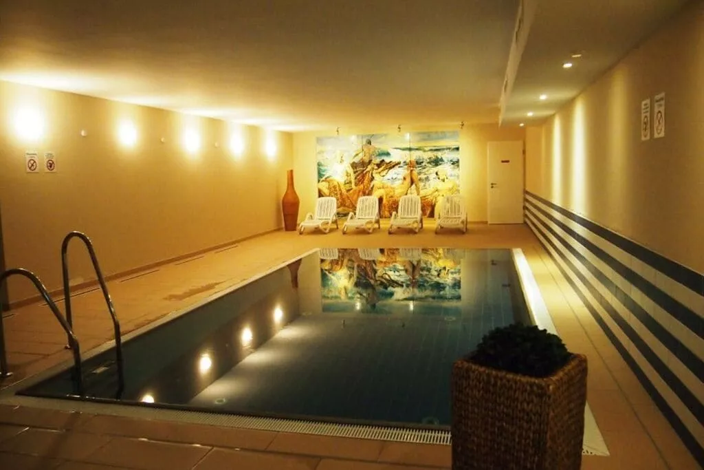 225277-Indoor
