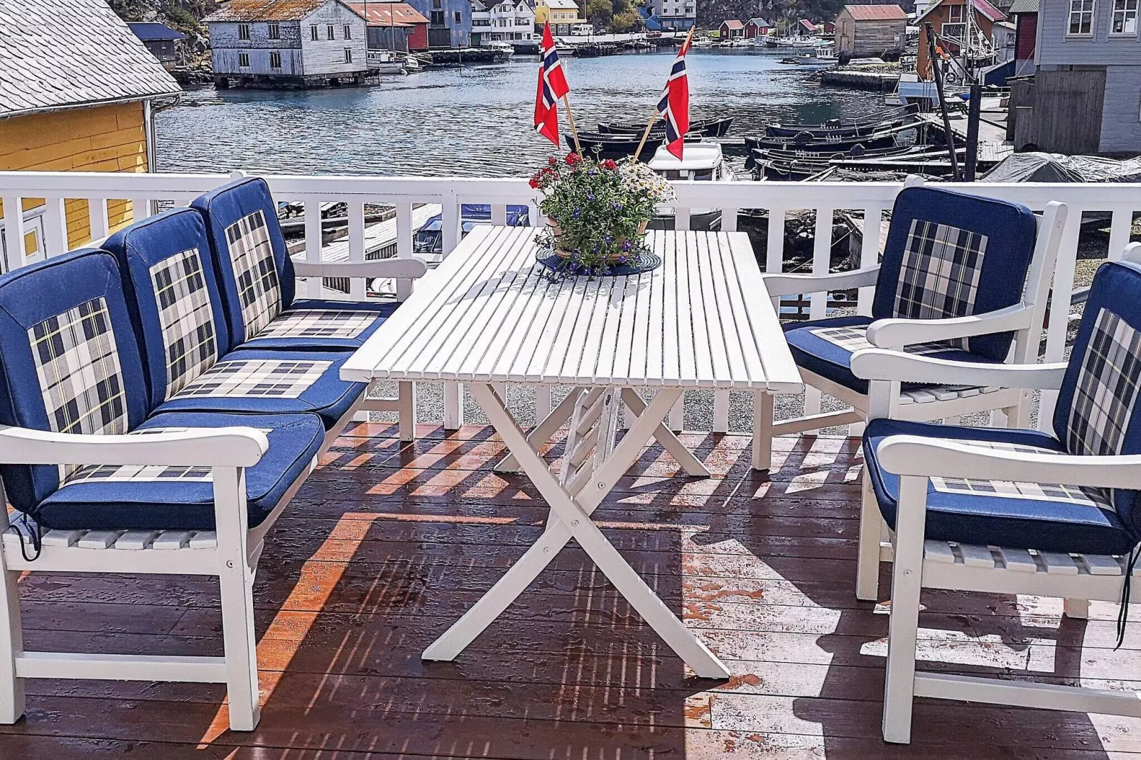 Havre de pecheur en bord de mer-By Traum