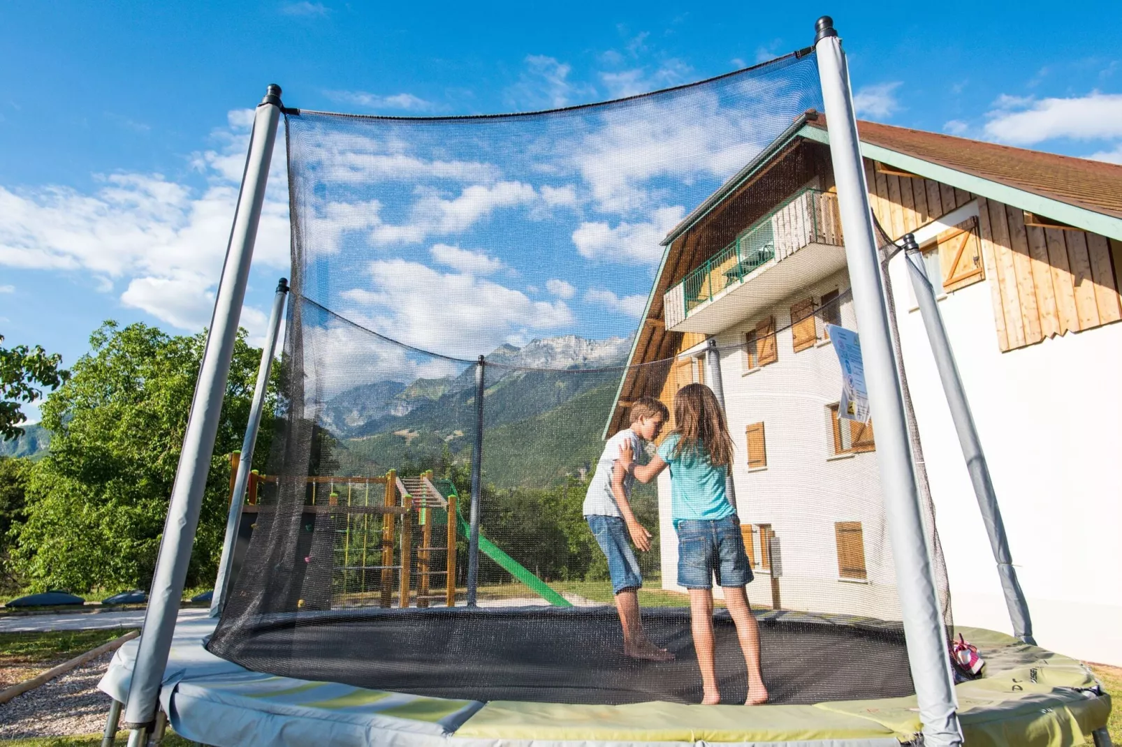Le Birdie 6-Park facilities