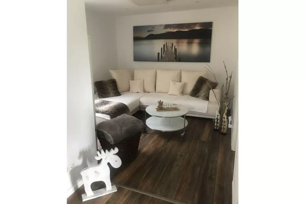 236082-Bedroom
