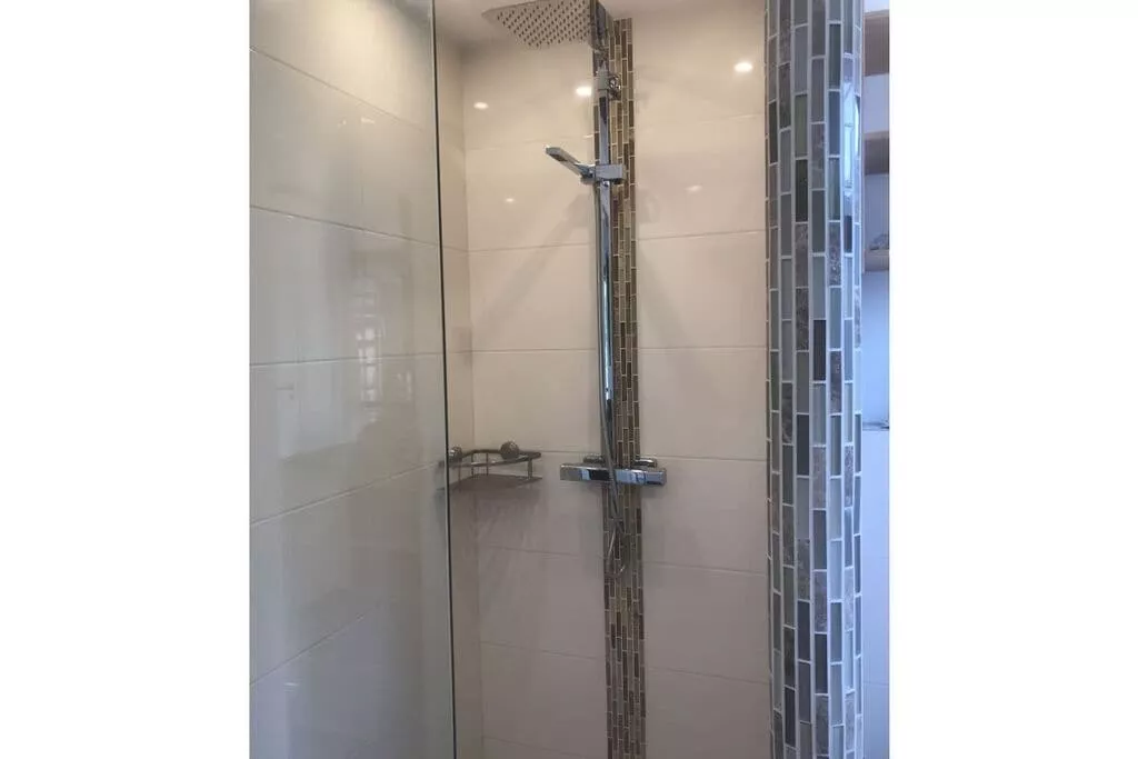 236082-Bathroom
