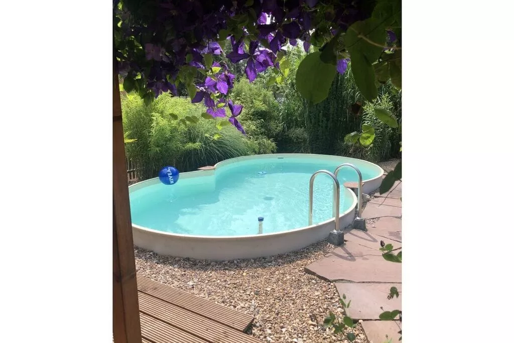 236082-Pool