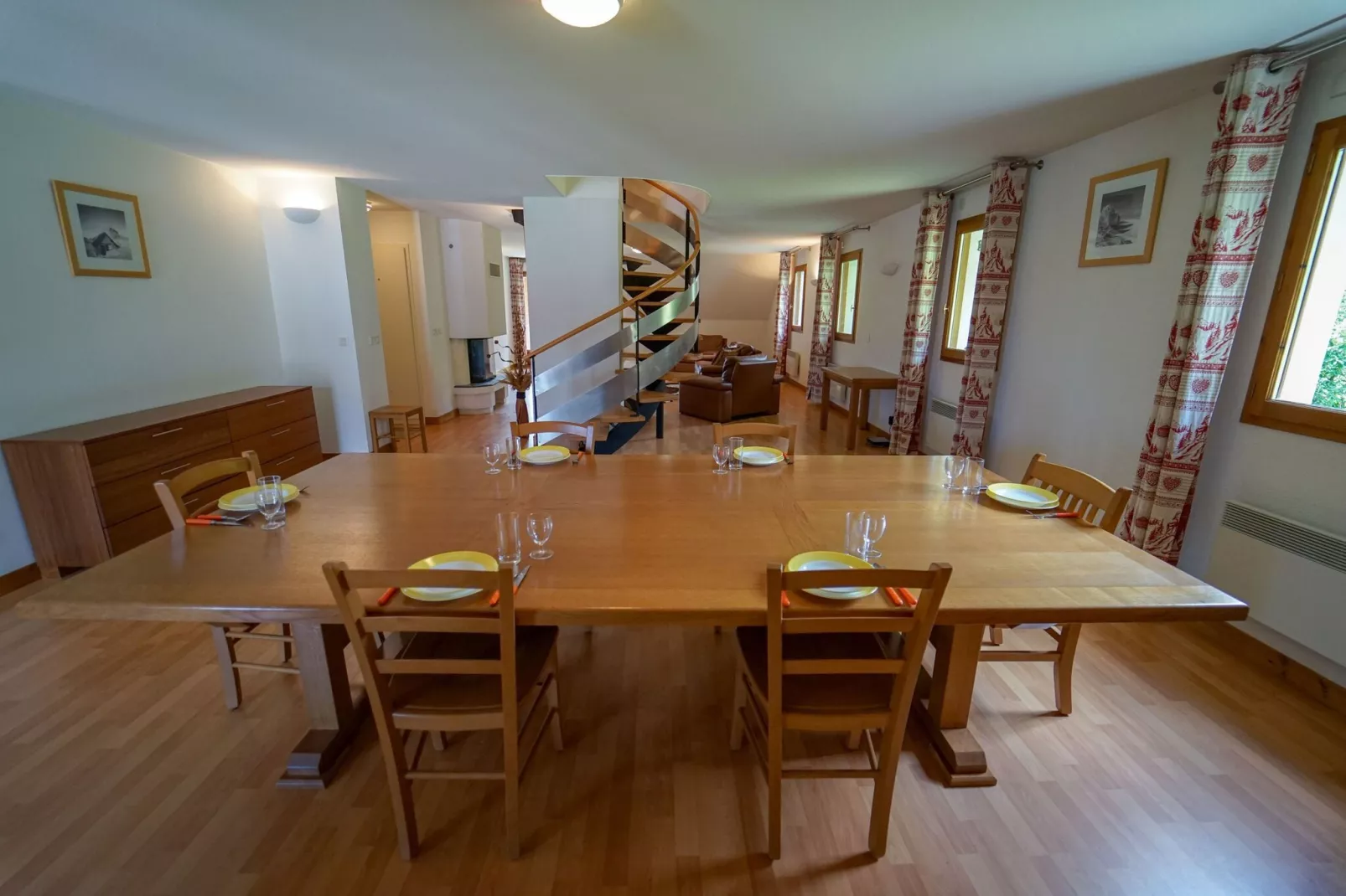 Le Birdie 7-Dining room