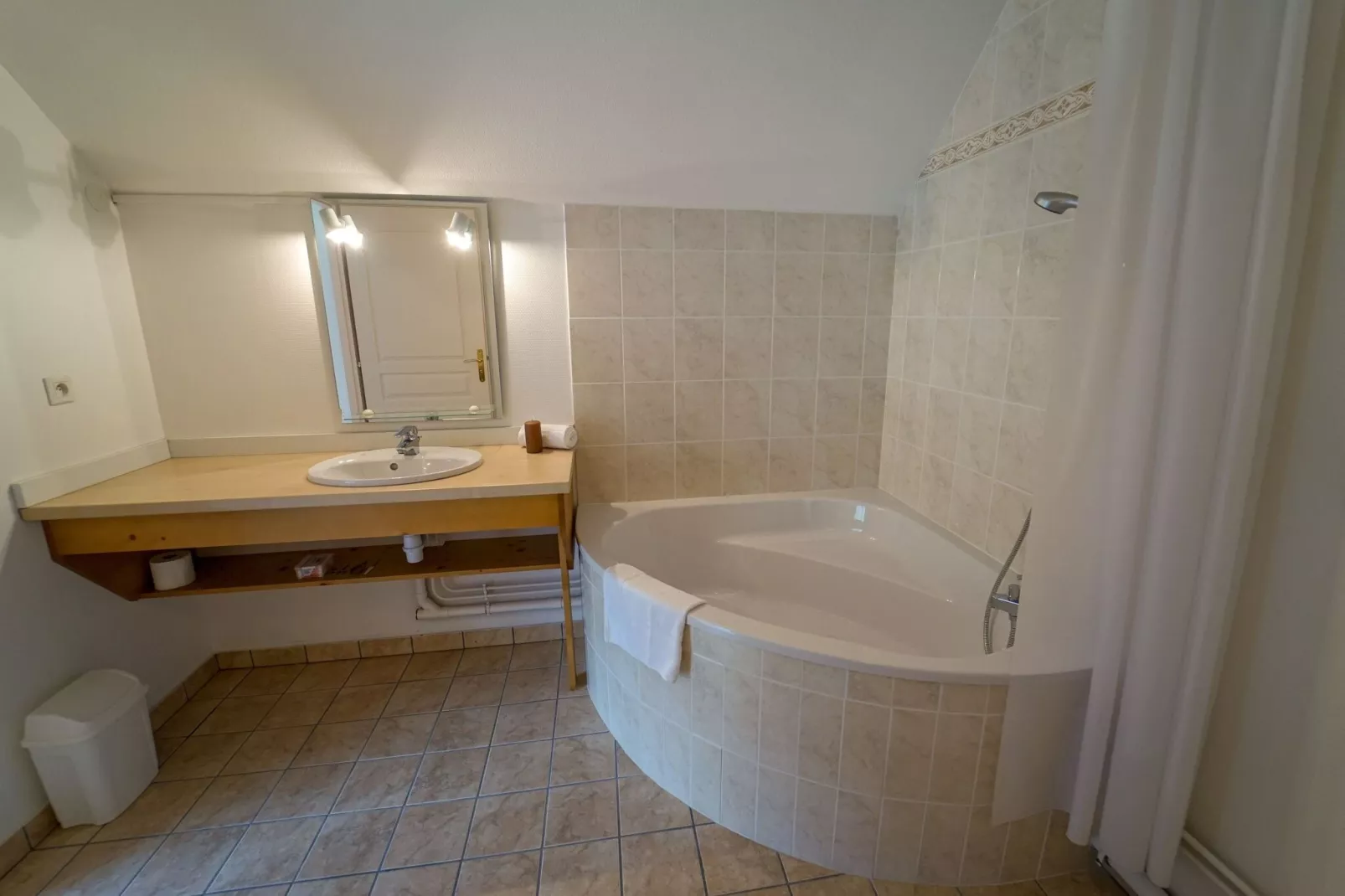 Le Birdie 7-Bathroom
