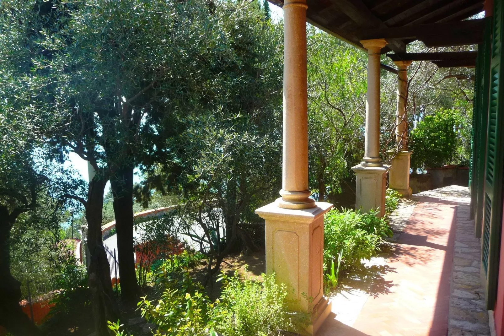 Villa Shakti-Terrace balcony