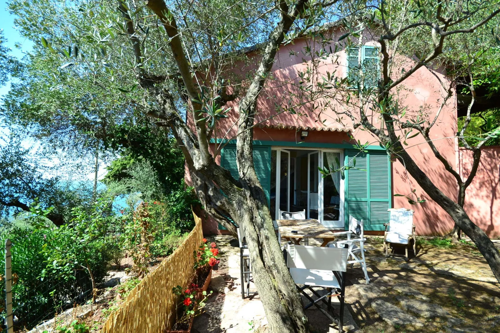 Villa Shakti-Gardens summer