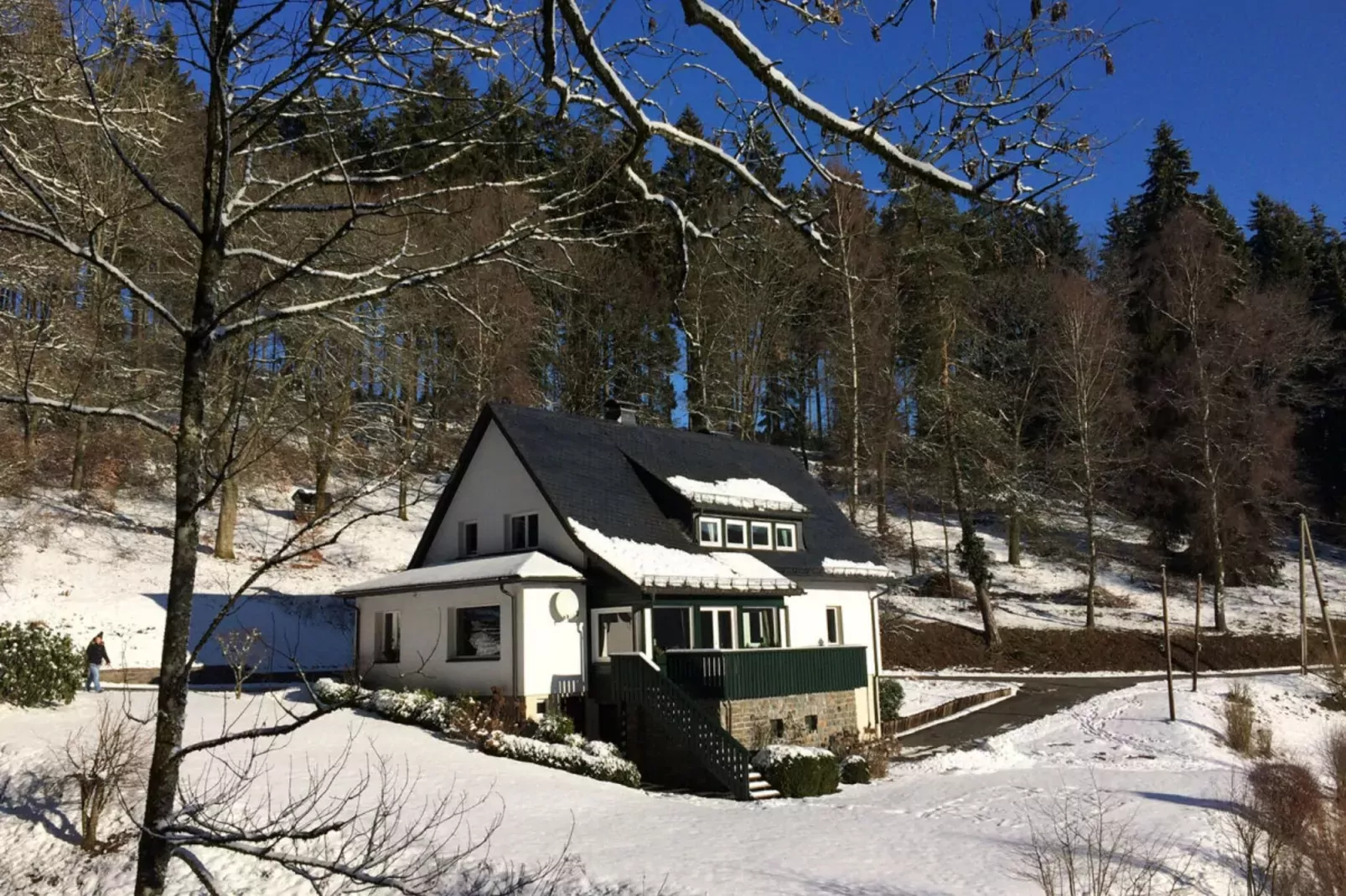 272696-Exterior winter