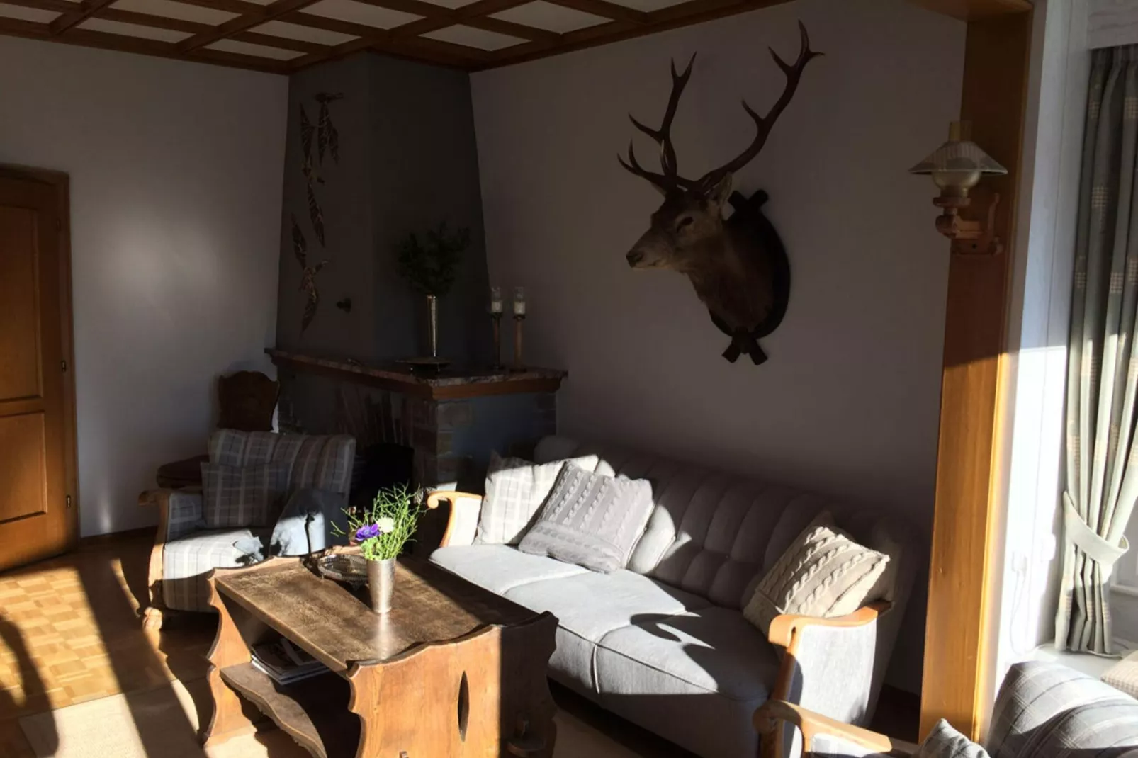 272696-Living room