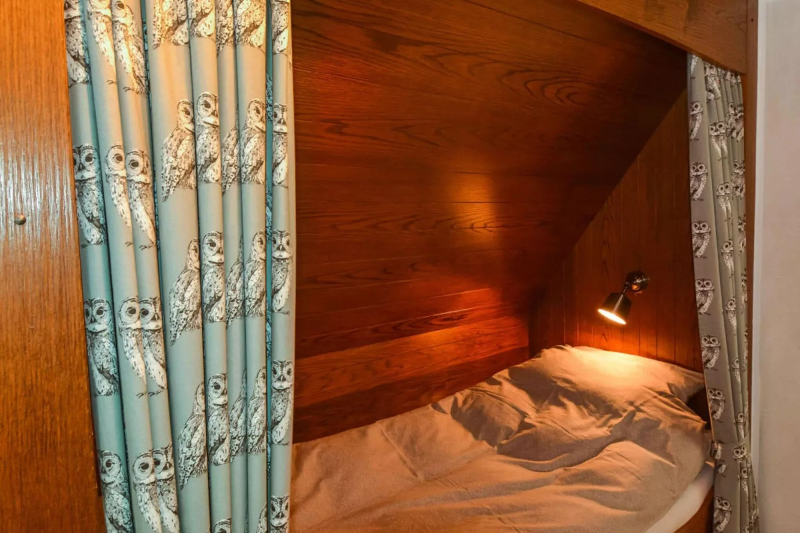 272696-Bedroom