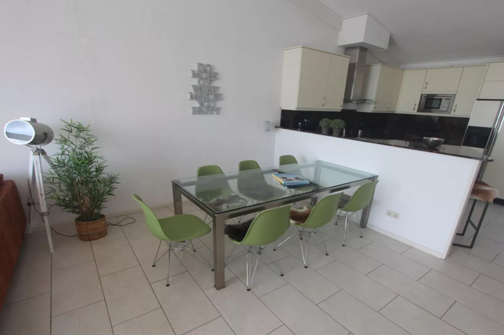 272301-Dining room
