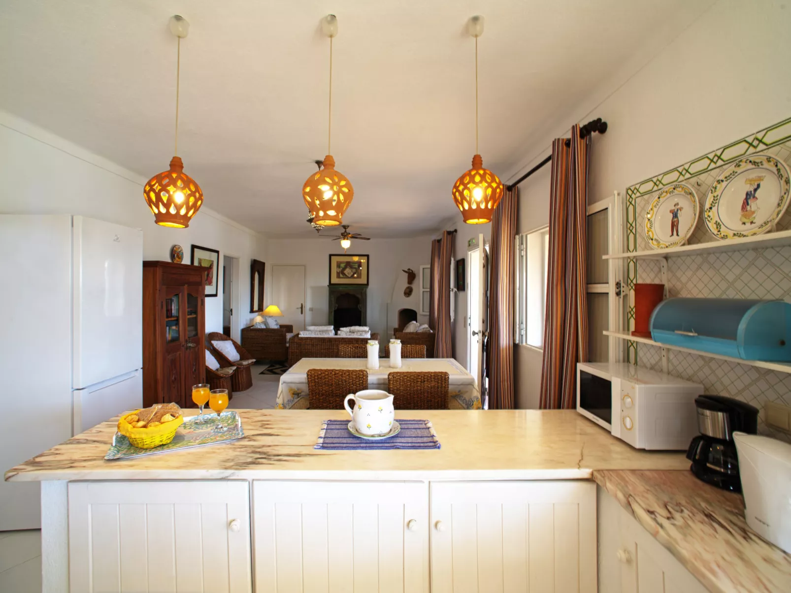 Luz Romana B1-Inside