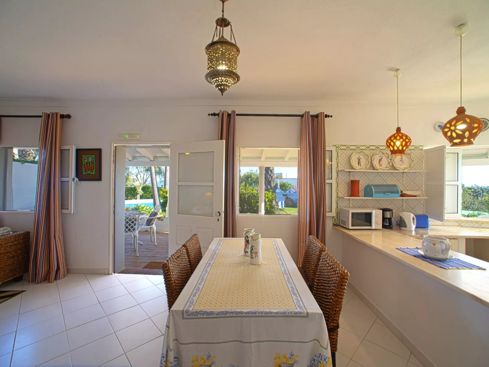 Luz Romana B1-Inside