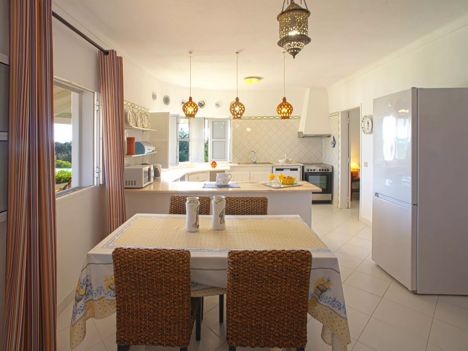 Luz Romana B1-Inside