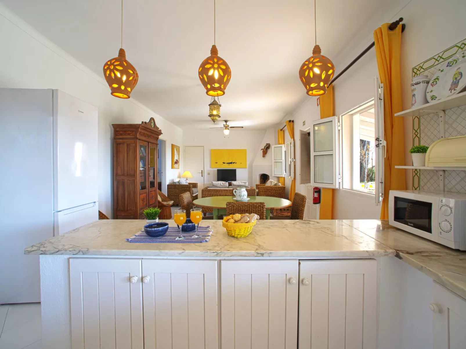 Luz Romana B2-Inside