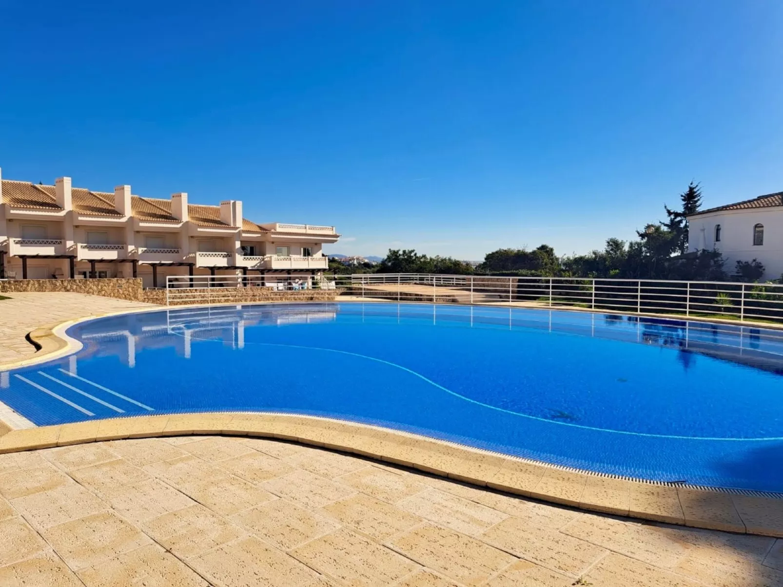Aguia M T2-Outside