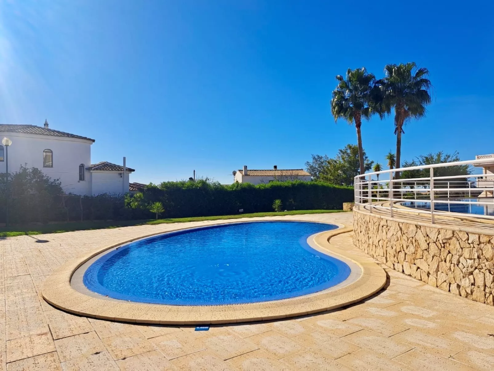 Aguia M T2-Outside