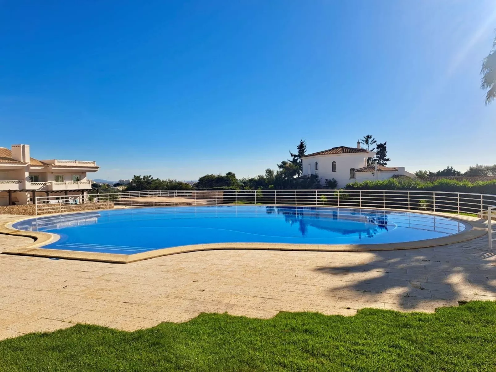 Aguia M T2-Outside