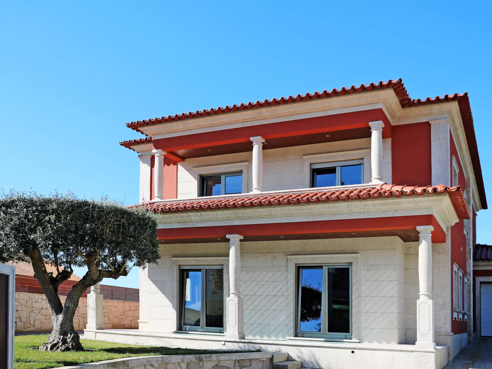 Vista Mar-Outside