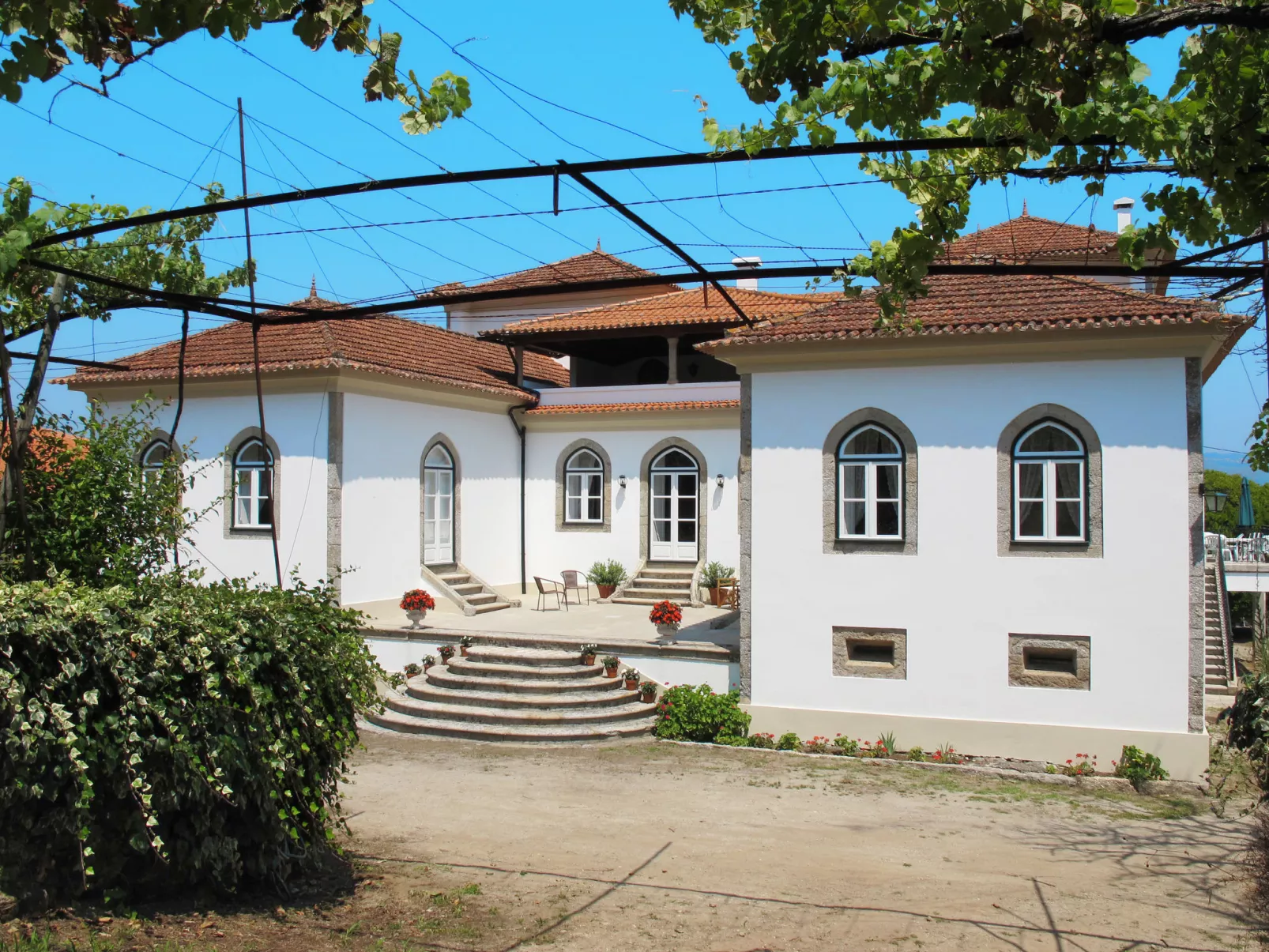 De Ferreira-Outside