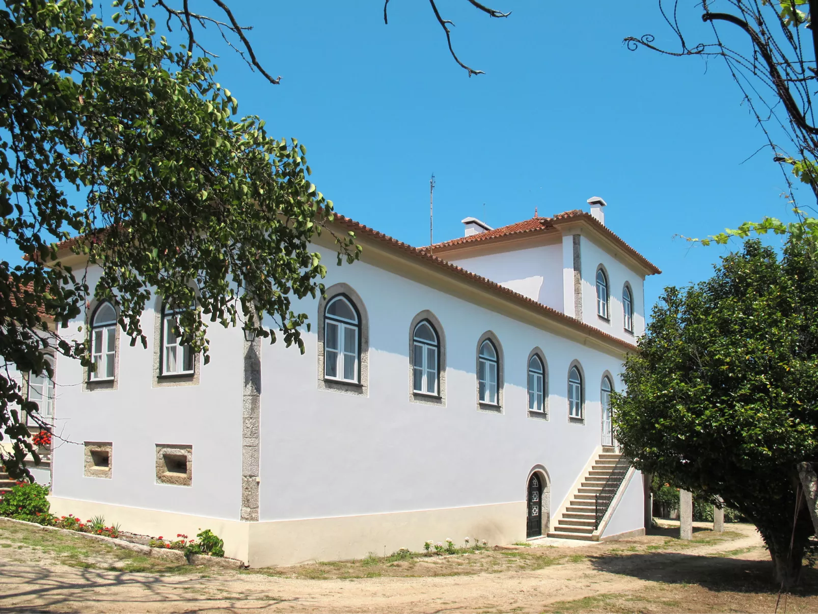 De Ferreira-Outside
