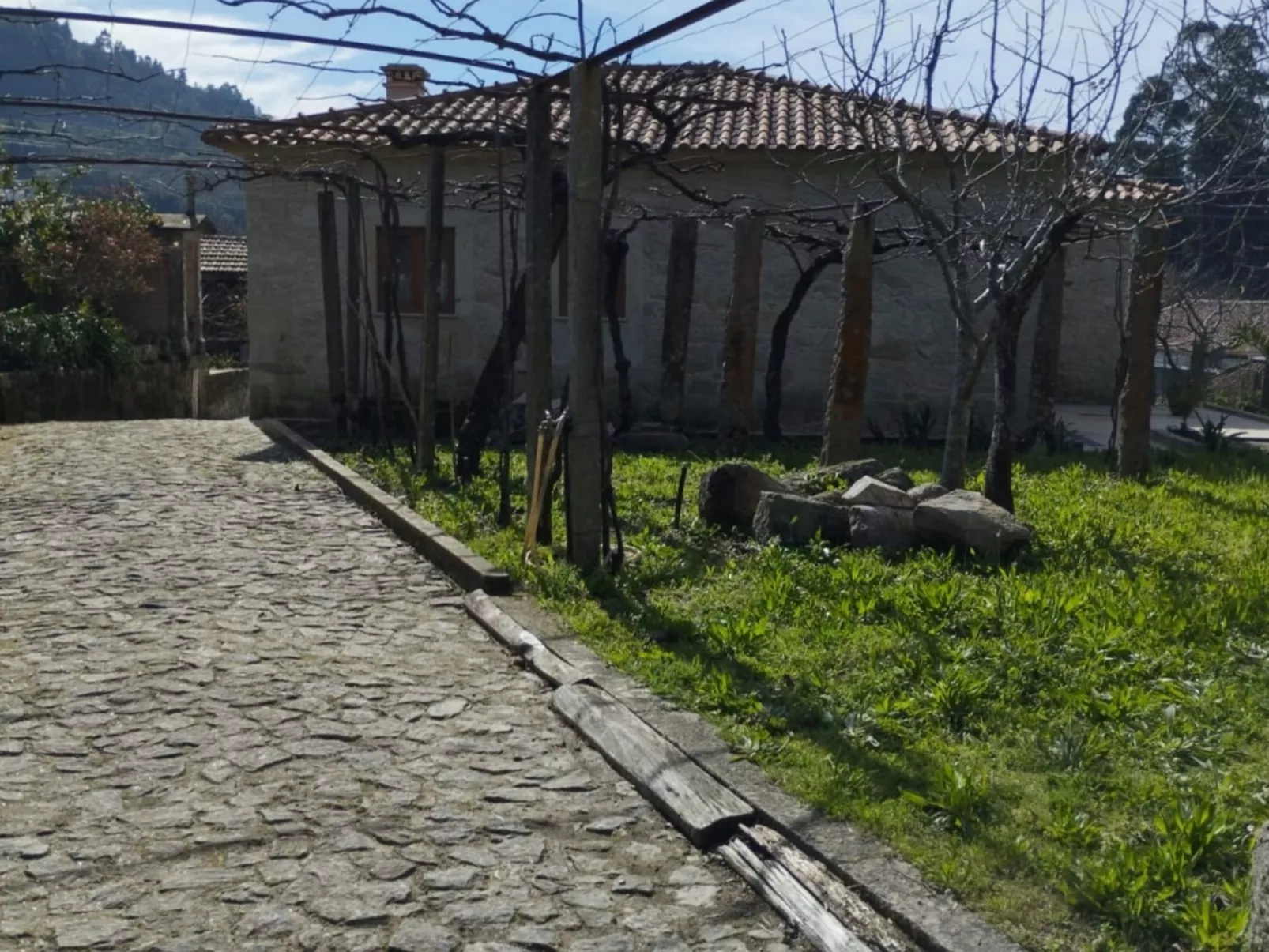 Pedra-Dehors