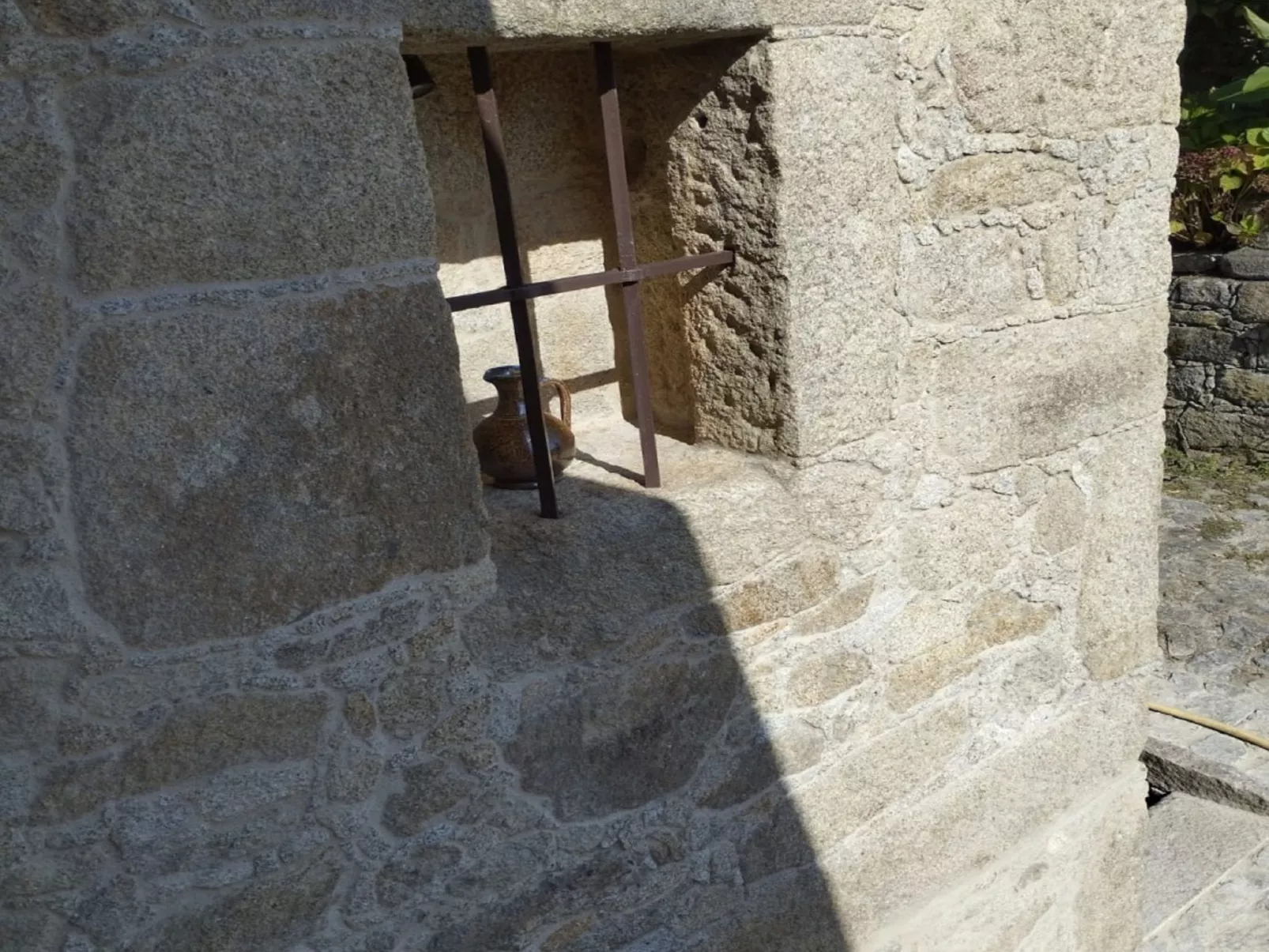Pedra-Dehors