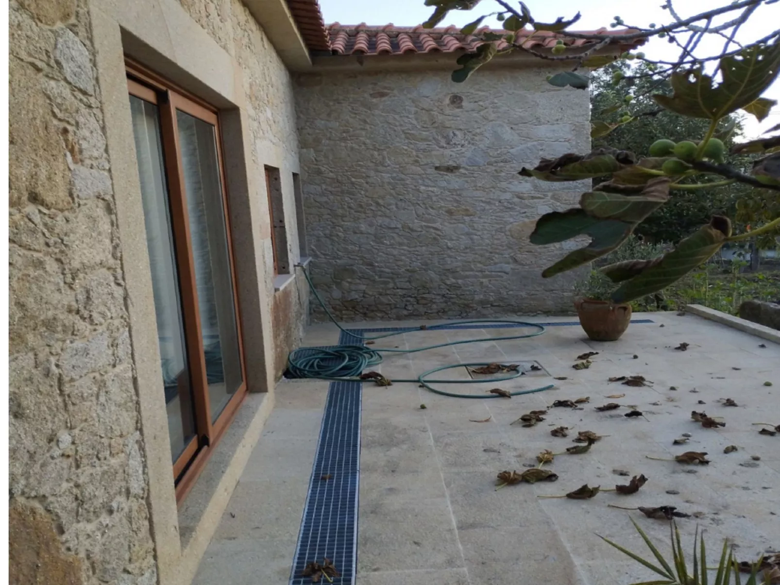 Pedra-Dehors