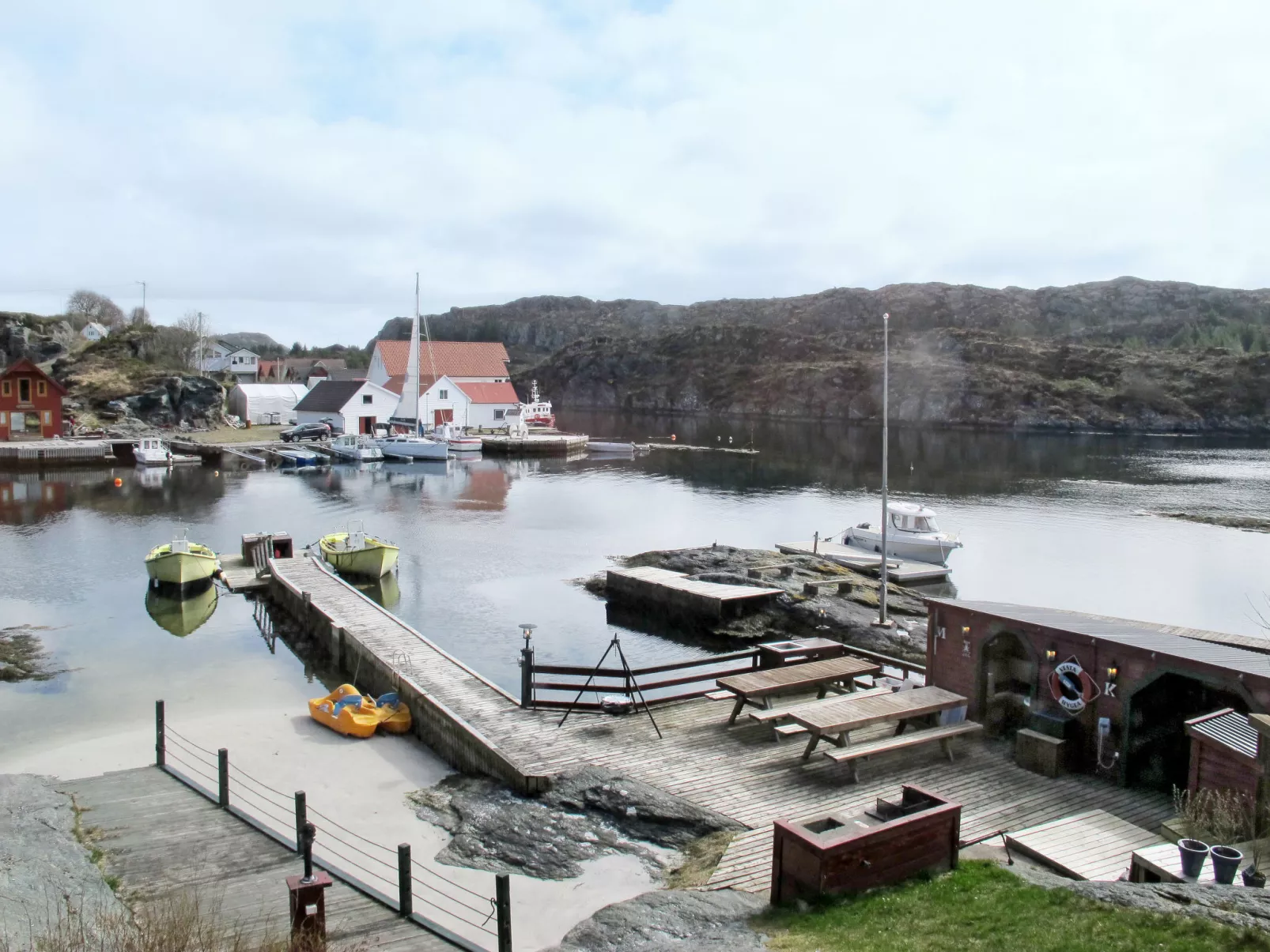 Kalavåg-Outside
