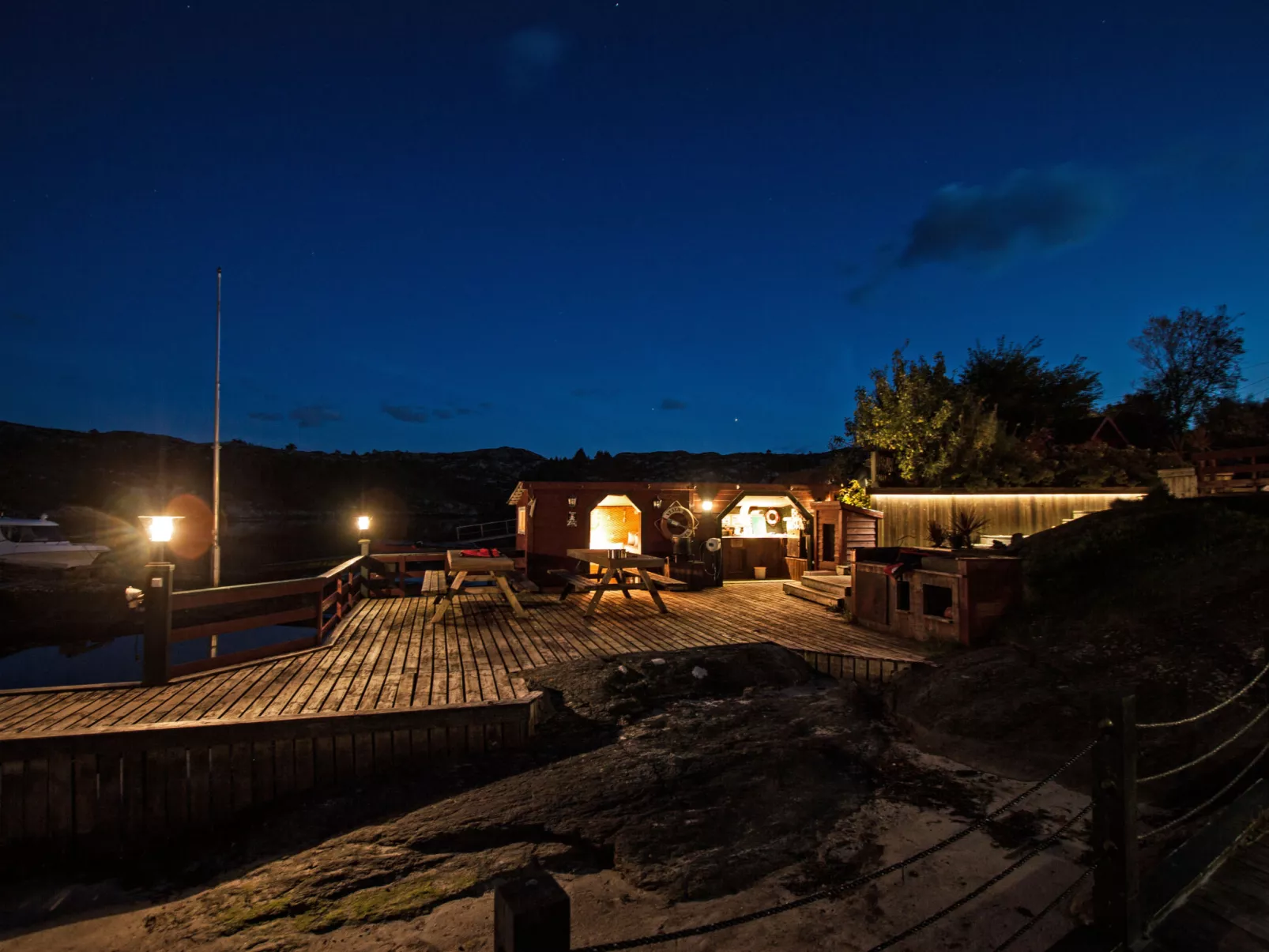 Kalavåg-Outside
