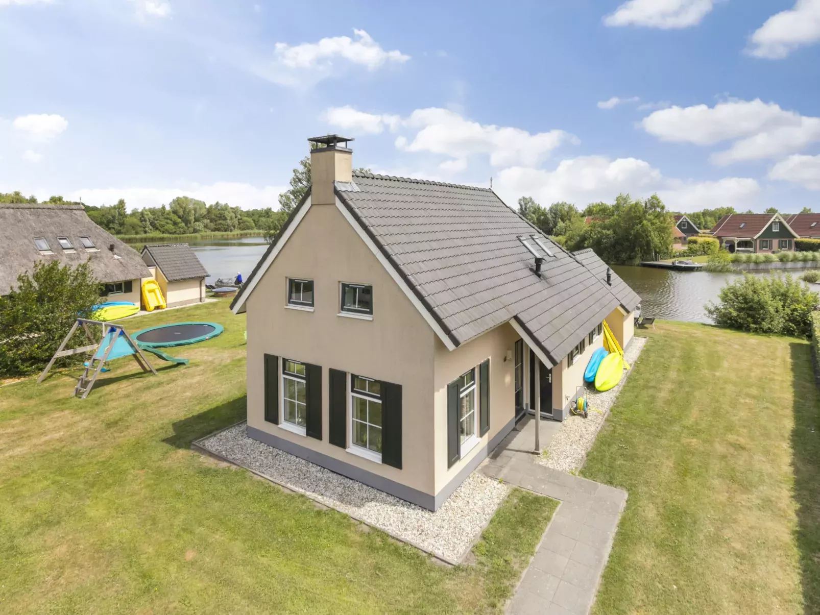 Lieskehuis Wellness de Luxe 10+2-Outside