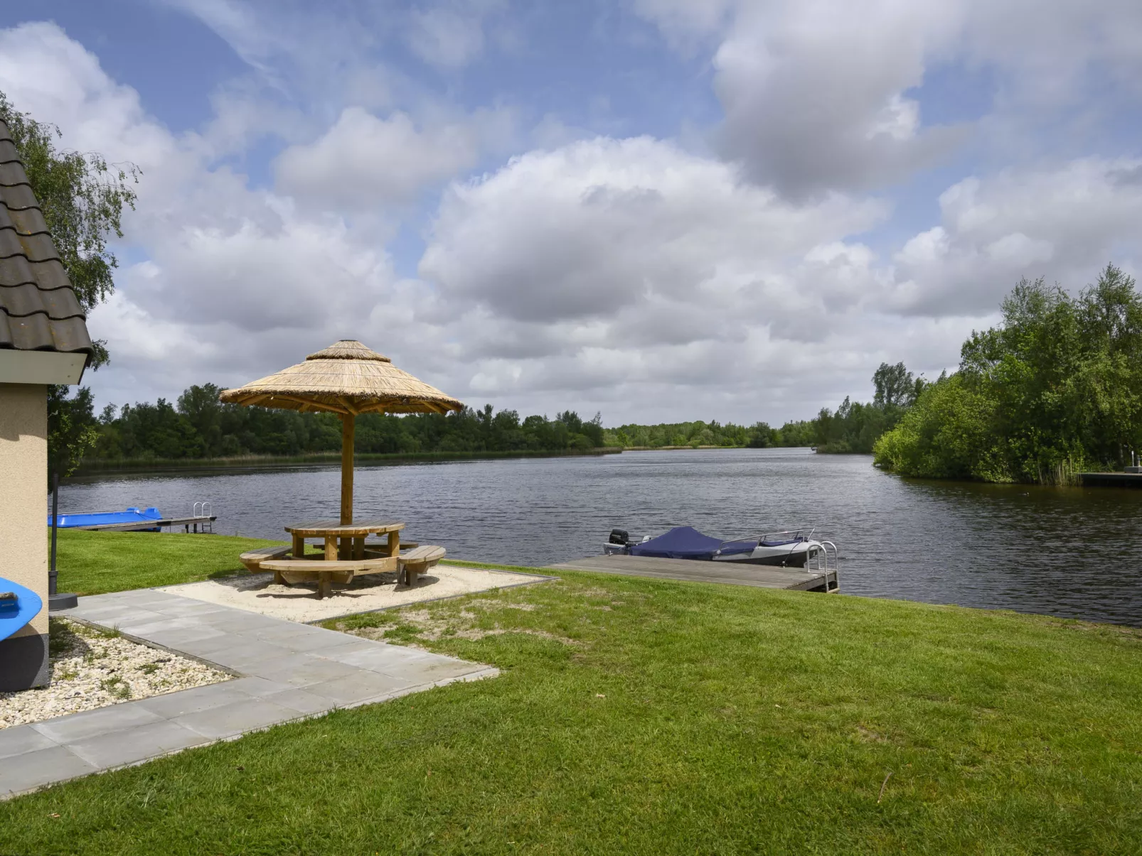 Lieskehuis Wellness de Luxe 10+2-Outside