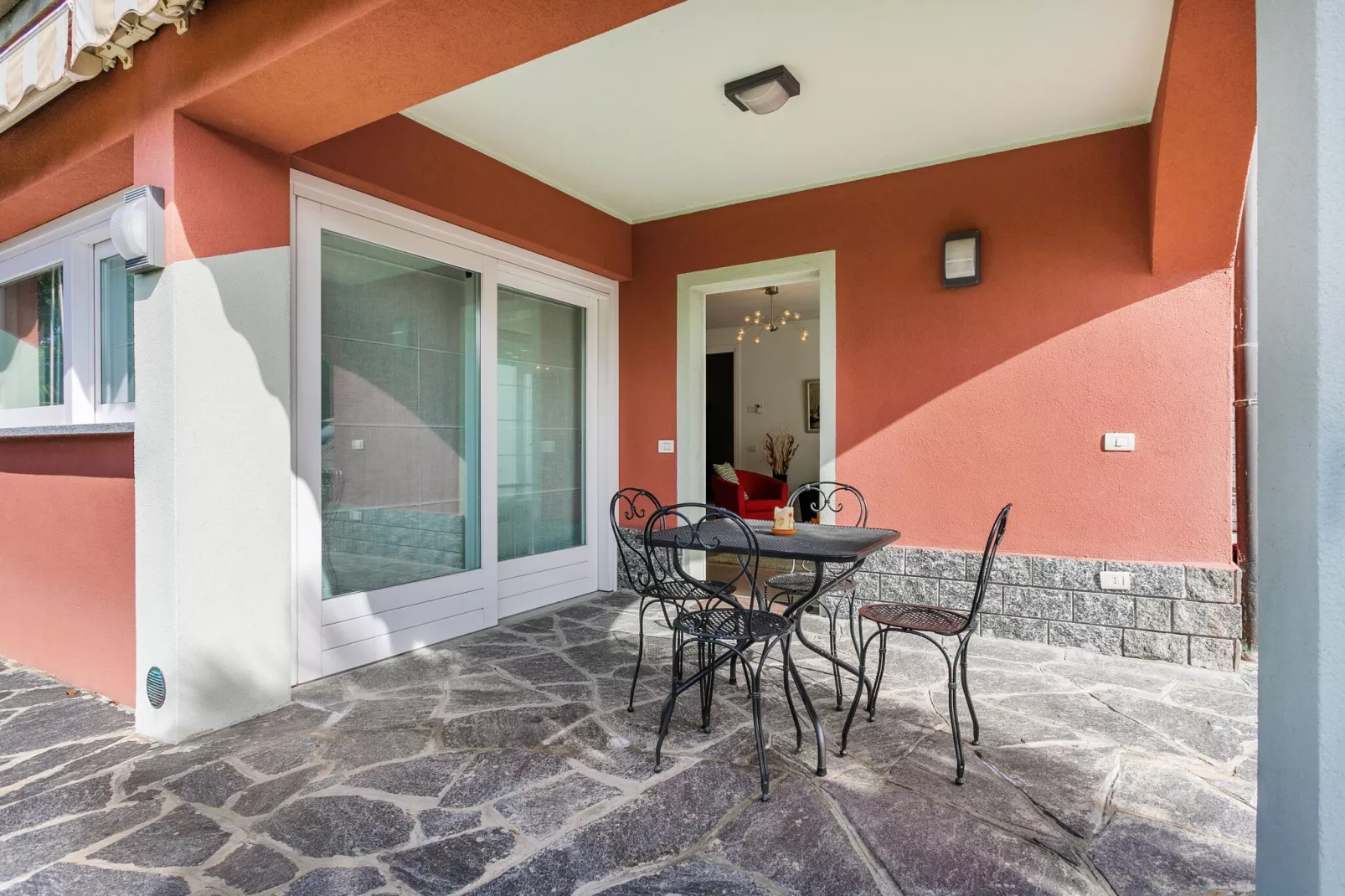 Varese Tre-Terrace balcony