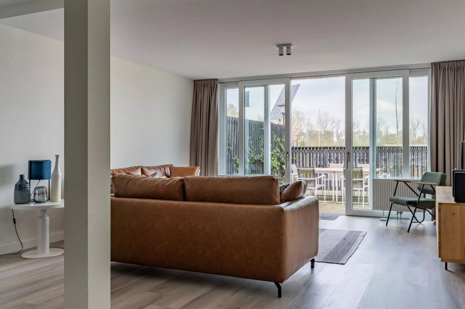 Appartement - Paviljoenwei 4  Sneek Offingawier 'Havenzicht'-Living room