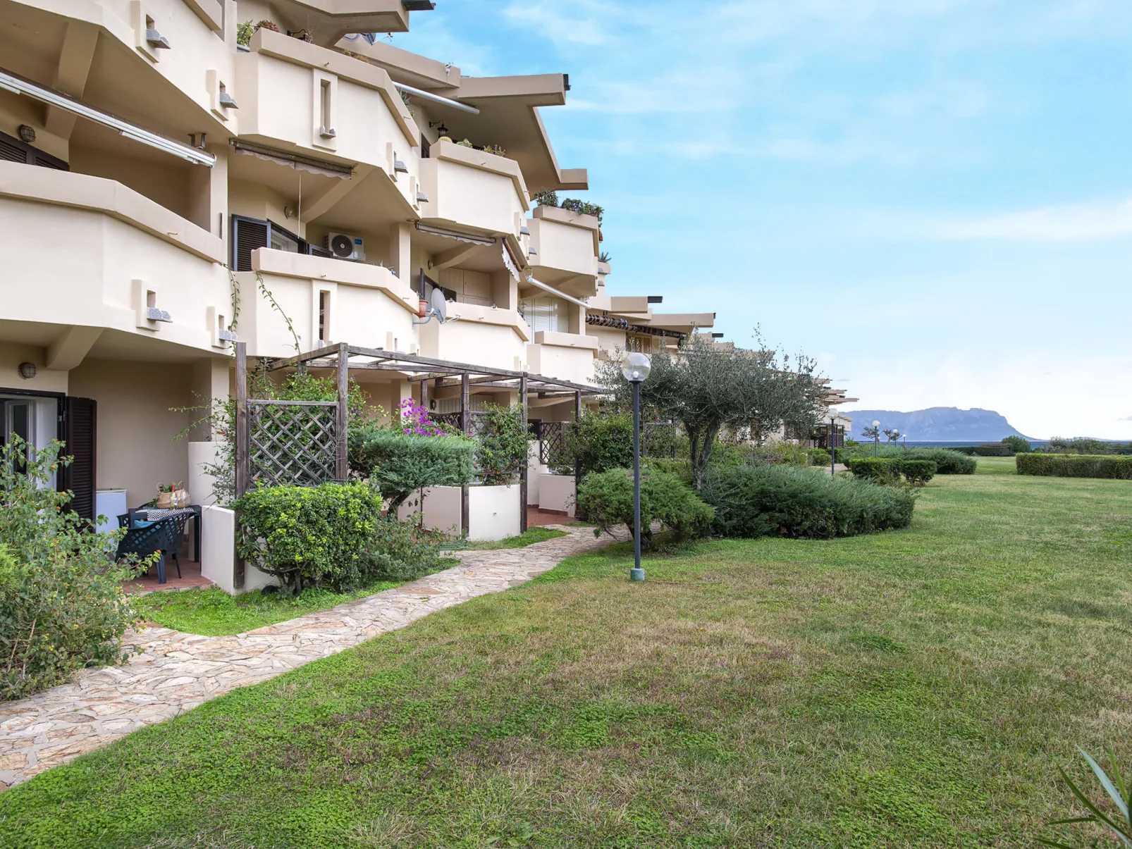 Iris 7, Terza Spiaggia-Outside