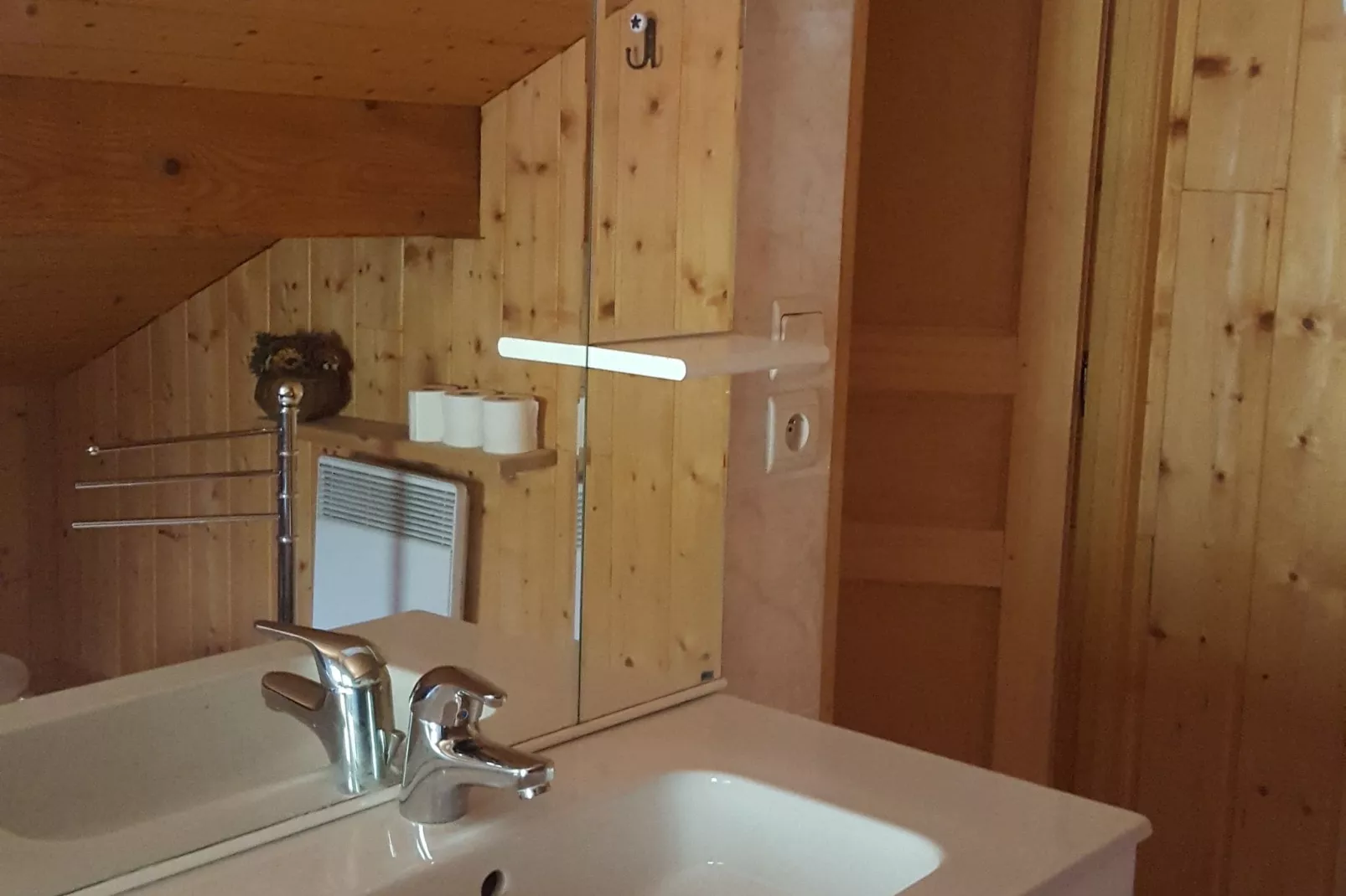 Chalet Sherwood Forest-Bathroom