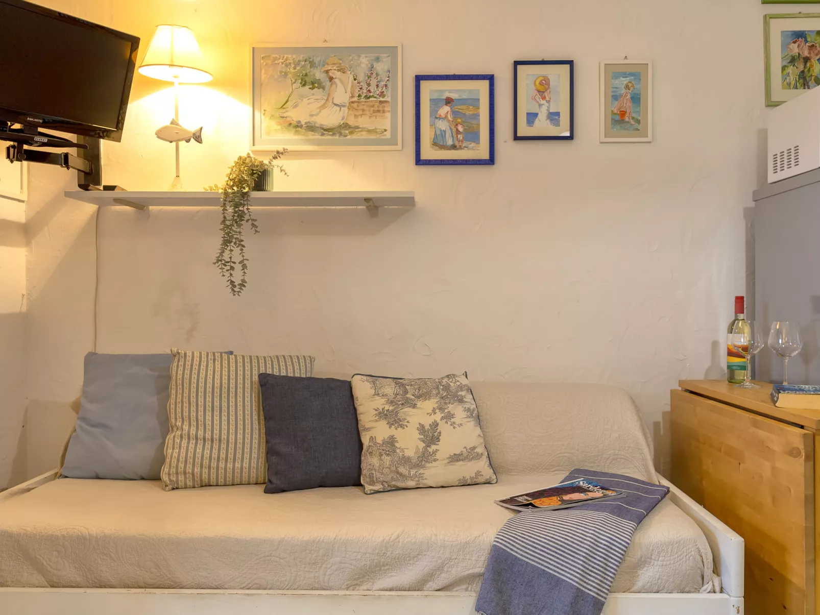 D4 - H1, Baia de Bahas-Inside
