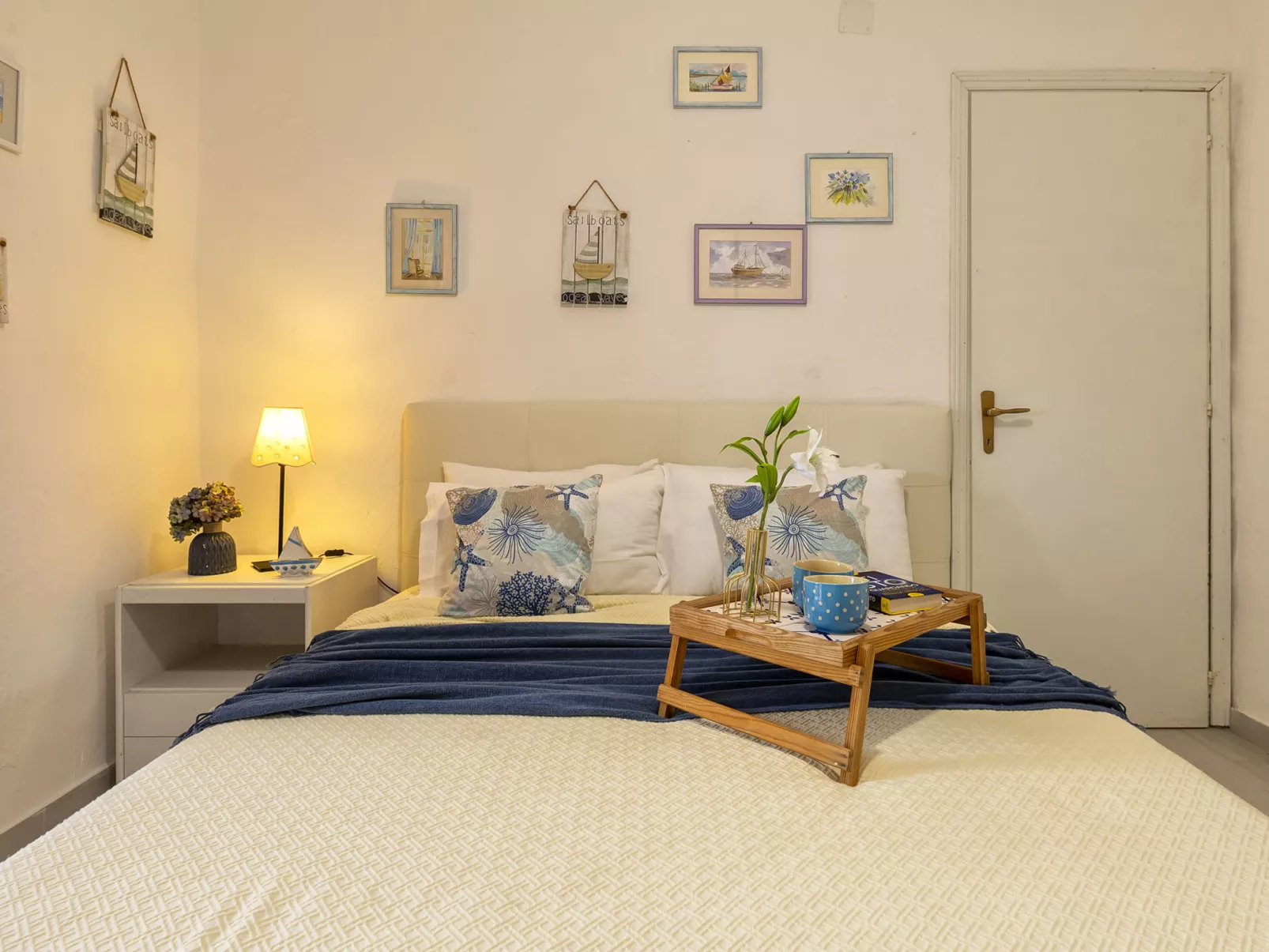 D4 - H1, Baia de Bahas-Inside