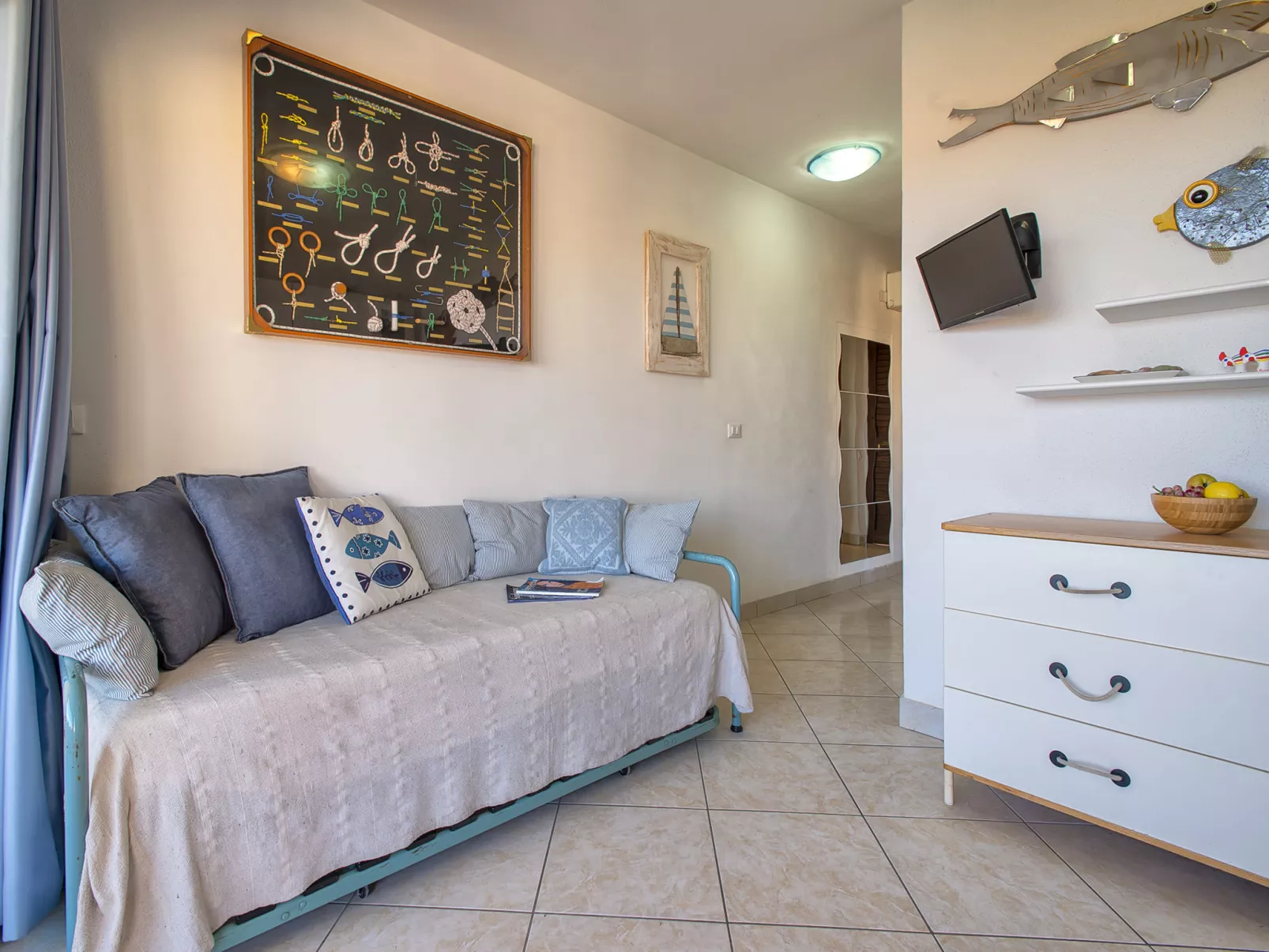 D4 - F3, Baia de Bahas-Inside