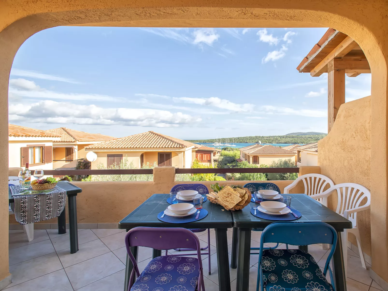 D4 - F3, Baia de Bahas-Outside
