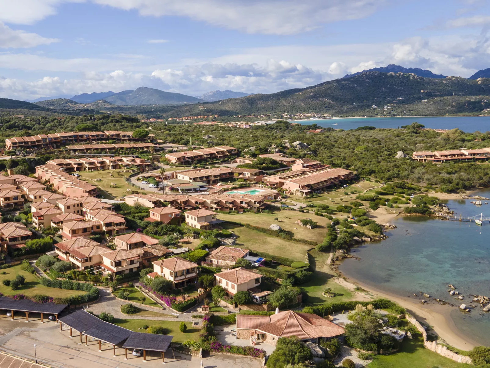 D4 - F3, Baia de Bahas-Outside