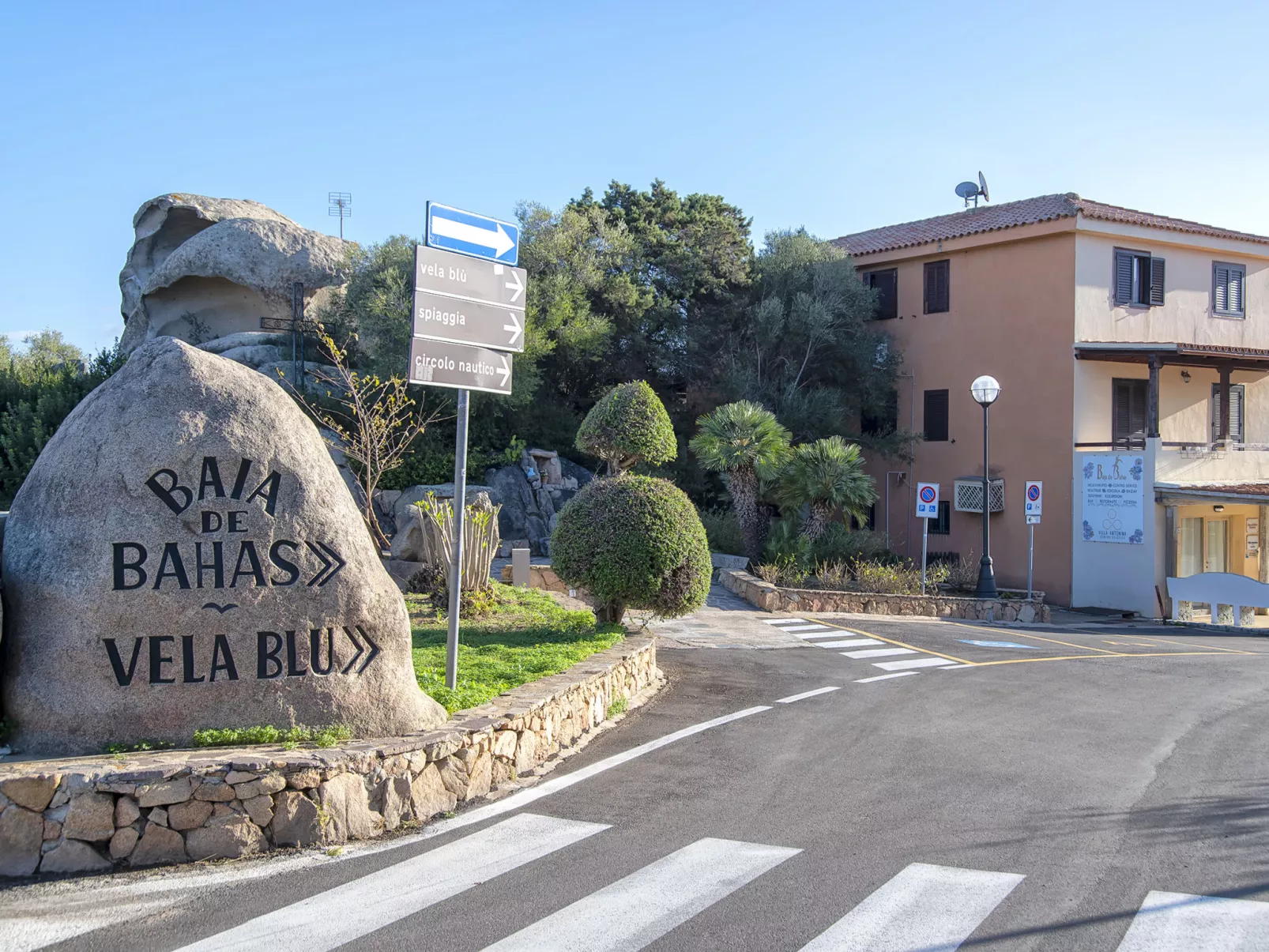 D4 - F3, Baia de Bahas-Outside