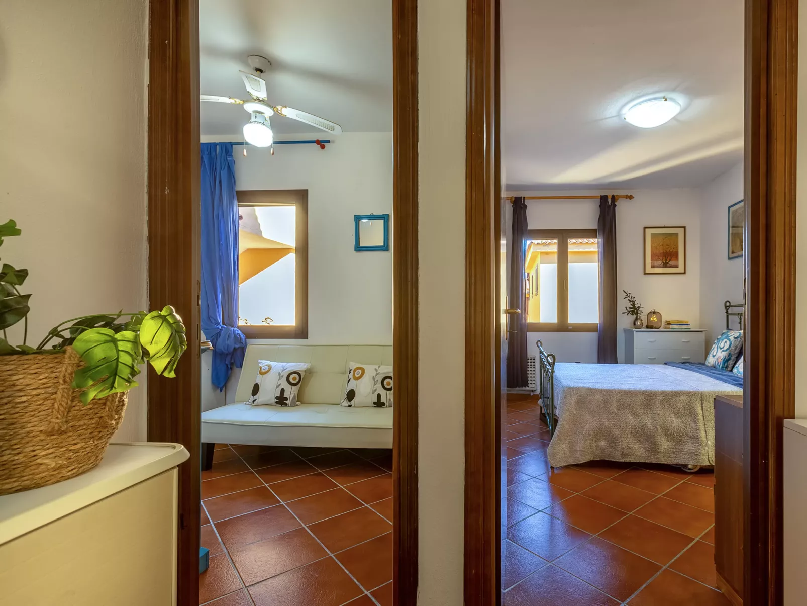 F4 - G2, Baia de Bahas-Inside