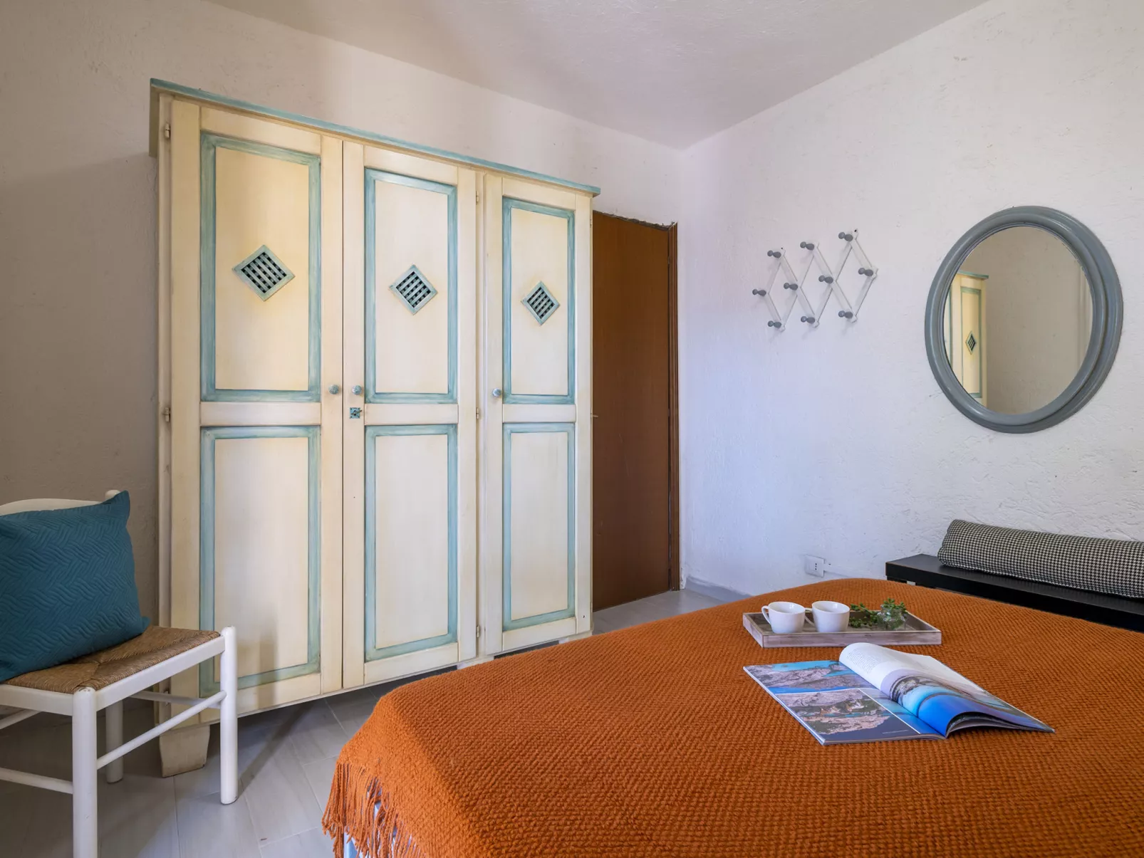 F4-F1 - Baia de Bahas-Inside
