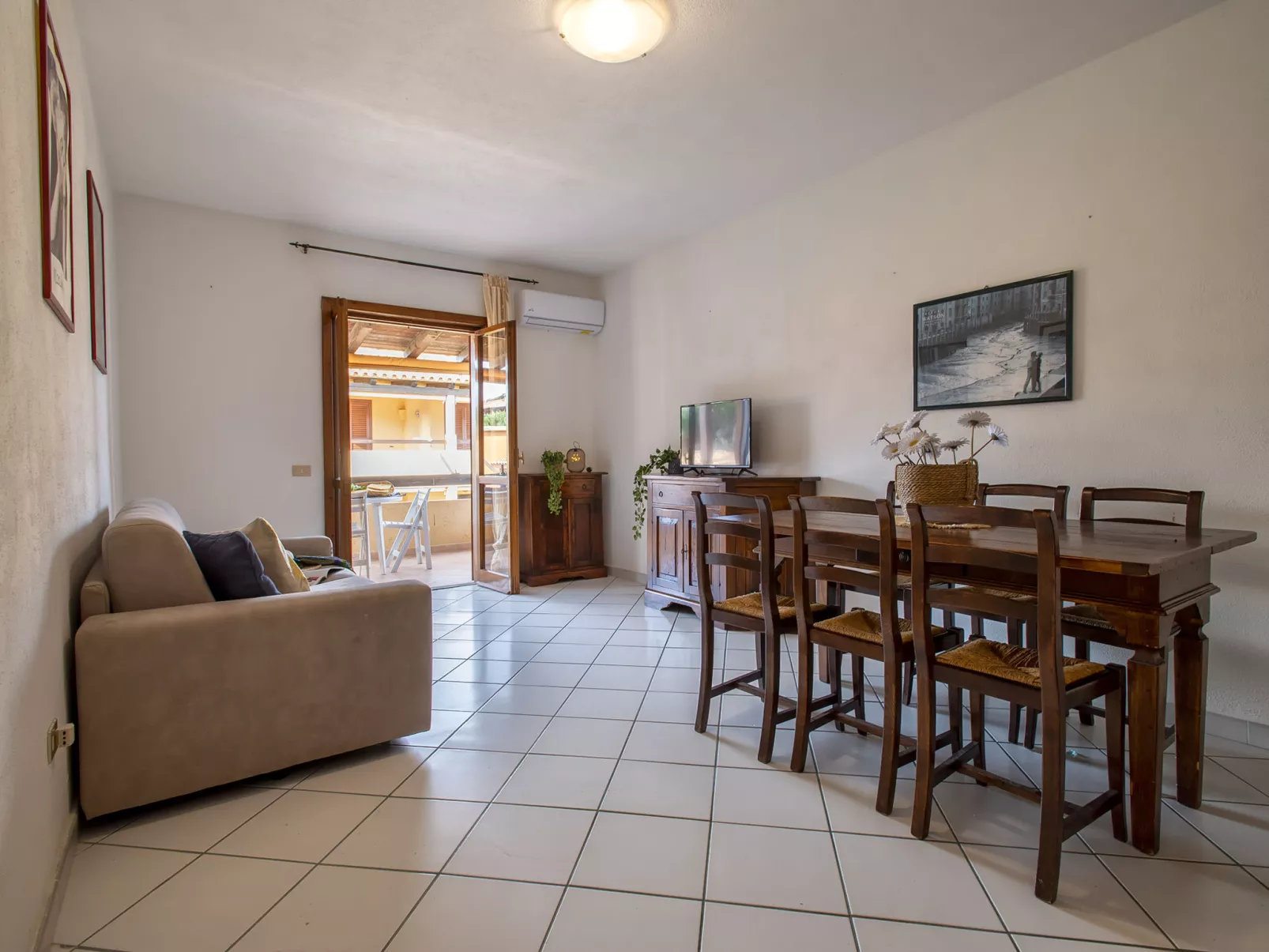 D3 - E2, Baia de Bahas-Inside