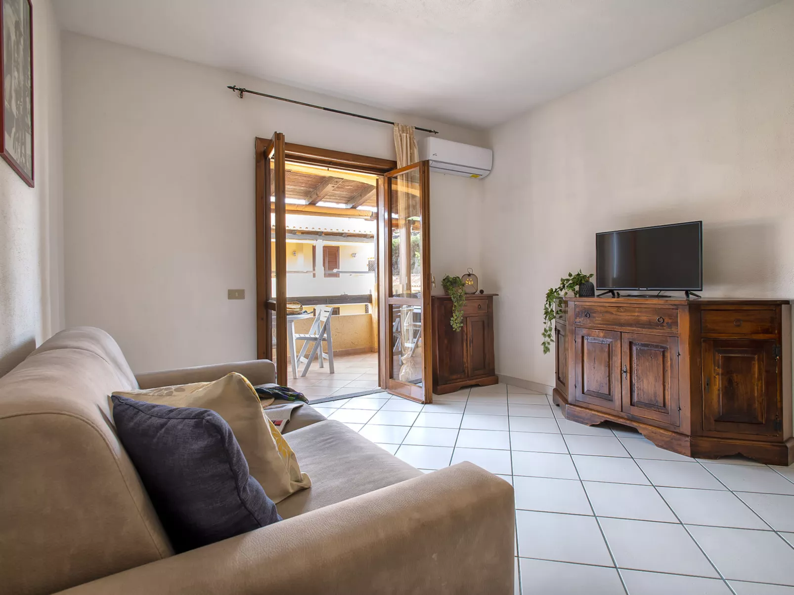 D3 - E2, Baia de Bahas-Inside